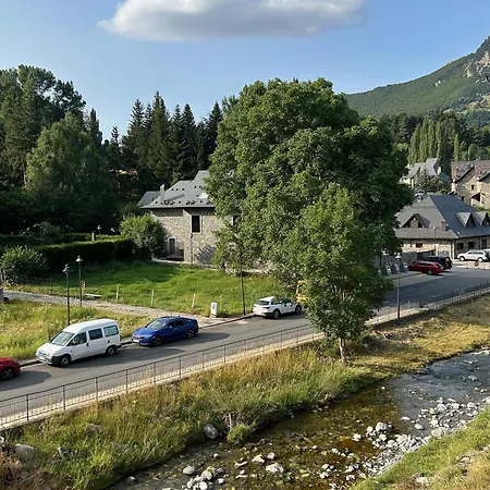 Sallent De Gallego - Formigal - Pirineos Sur Exterior photo